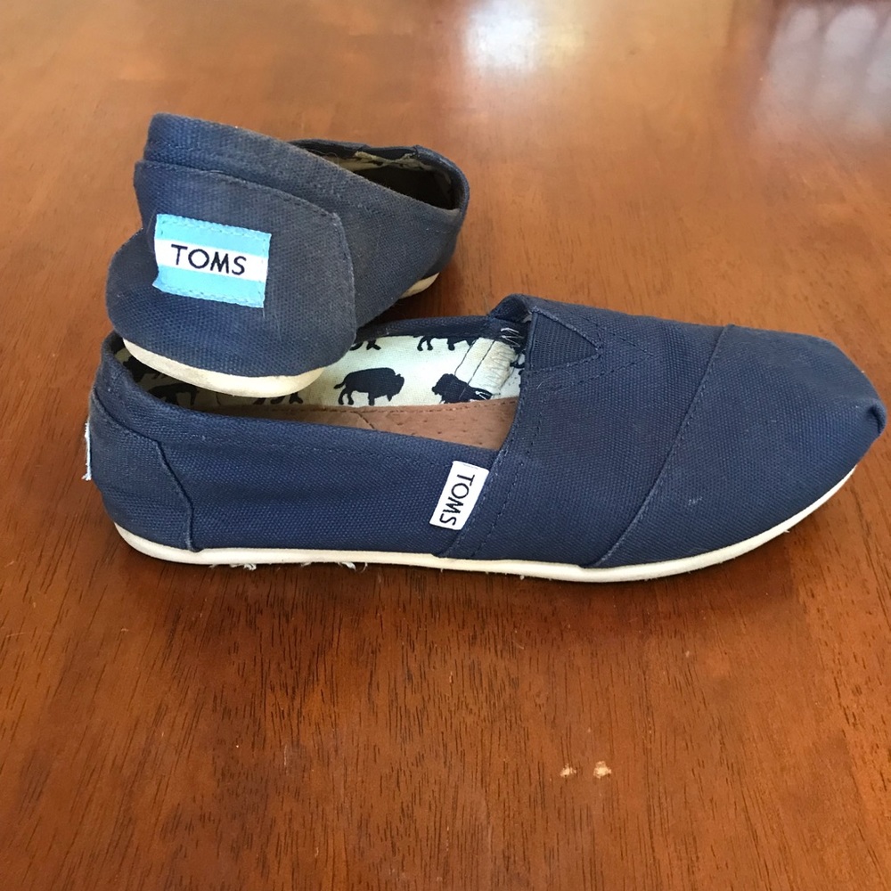 Navy Toms size 8